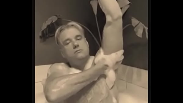 Dom Rod in the bath of erotic lust